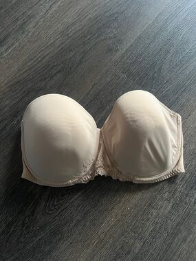 (12) NWOT Simone Perele Navy and White Lace-Effect Bra